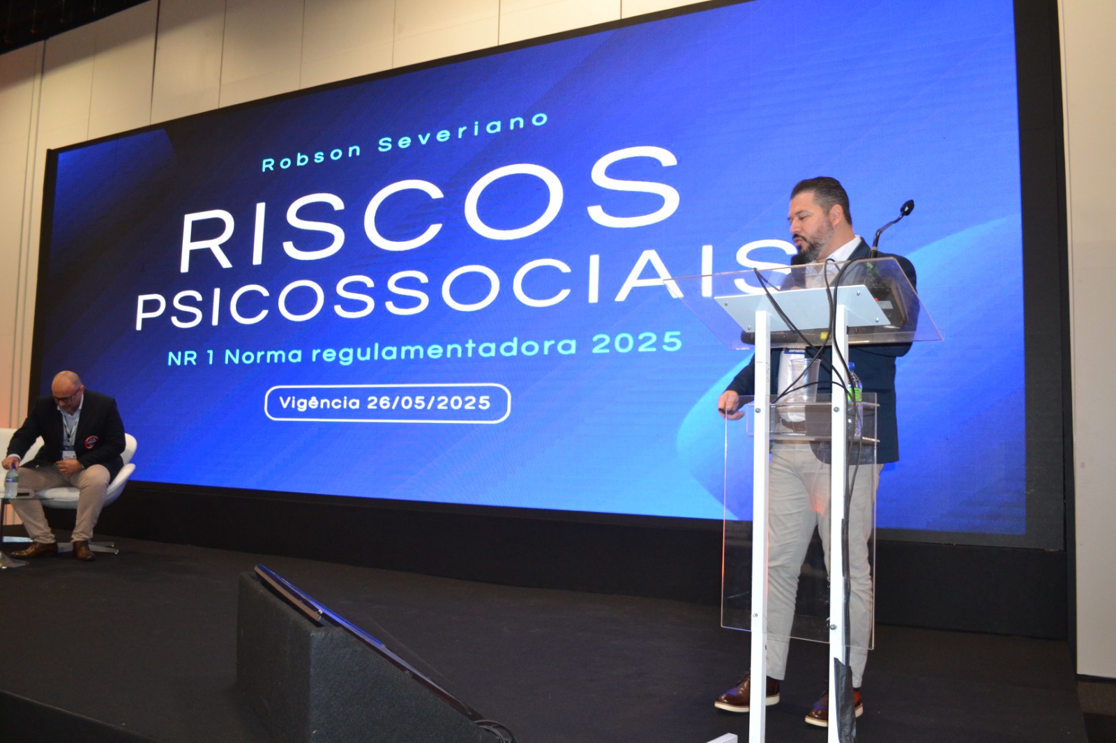Sincobesp promove reunião técnica sobre riscos psicossociais no trabalho durante a FENAGRA 2025